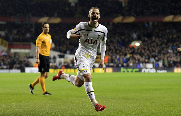 希腊队攻防两端表现亮眼