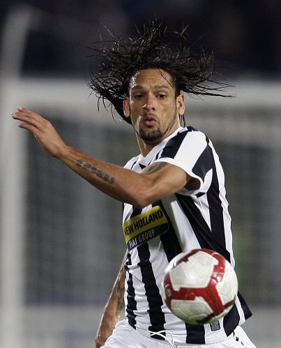 梅西跟前锋比进球、跟中场比助攻！还跟俱乐部比冠军！而且都赢！