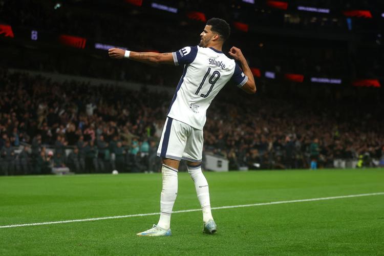 中足联细化“观众不当行为”细则：赛区将对球迷不当行为负责