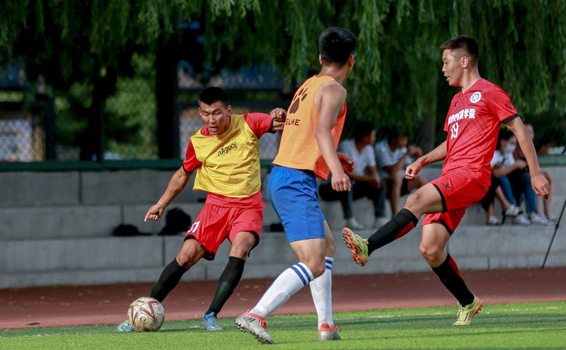 六台：皇马更衣室气氛紧张，阿隆索赛后没和队员有任何接触