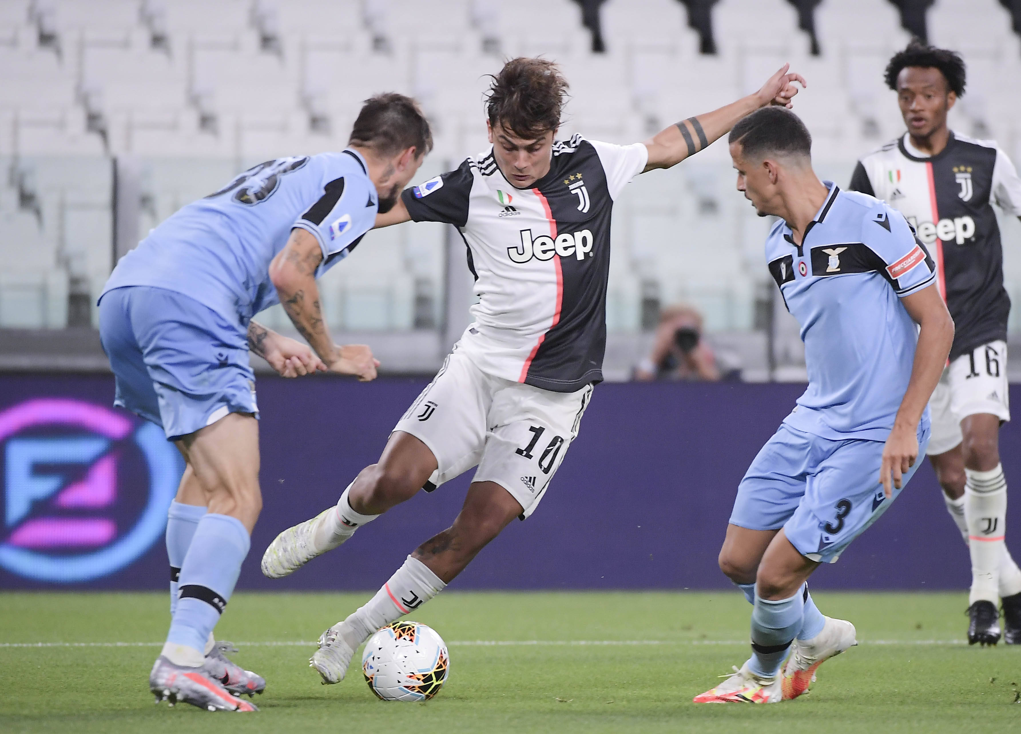 米兰冬奥会男子冰壶落选赛中国男队以7-2大胜新西兰队