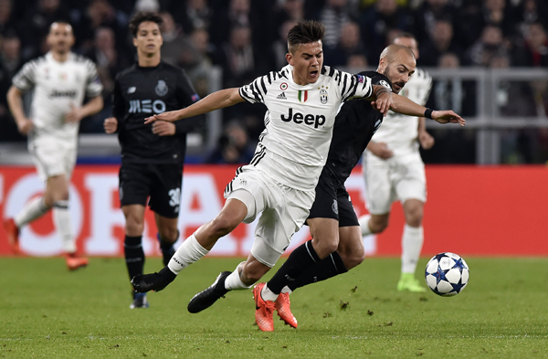 齐达内分享与樊振东切磋的照片：这年轻人球打得着实可以！